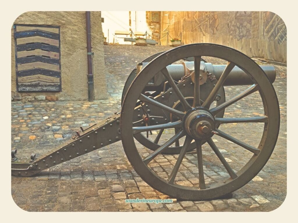 A Quick Guide to Thun Castle (Expectations + Tips + Photos) 14 The old cannon in the courtyard of Thun Castle in Thun, Switzerland