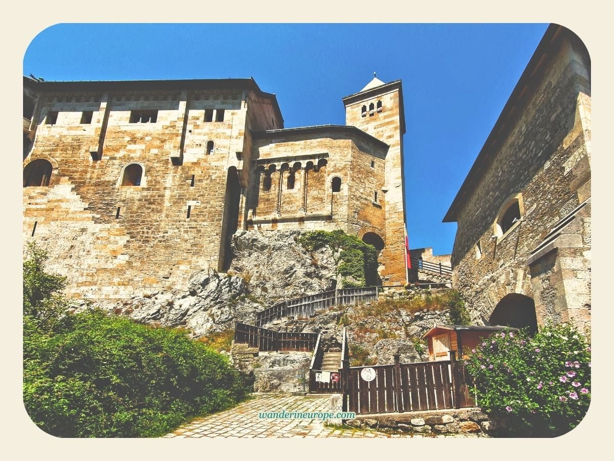 Hand Rails Castle Liechtenstein Castle Near Vienna: Expectations, Photos, Tips