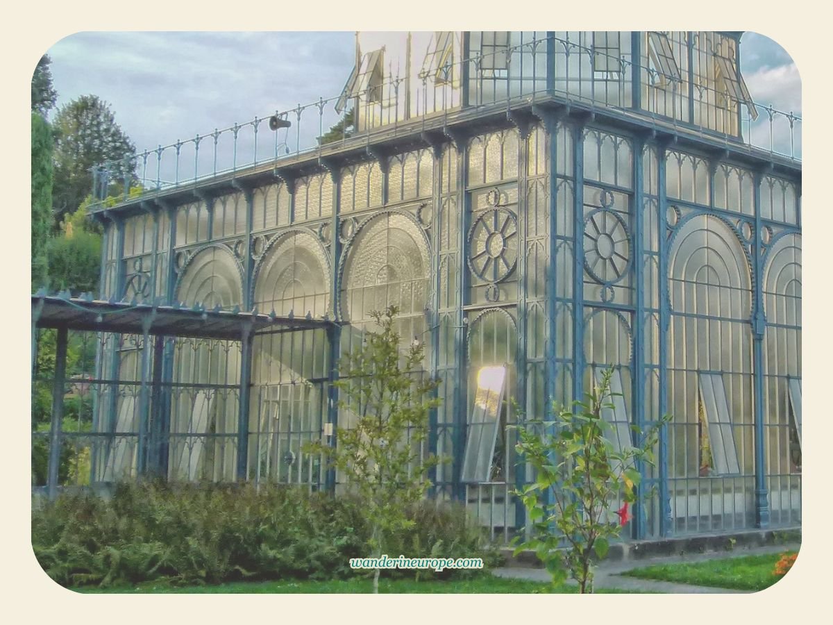 Baden-Württemberg 43 A close up look at the glass house of Wilhelma, Stuttgart, Geramny