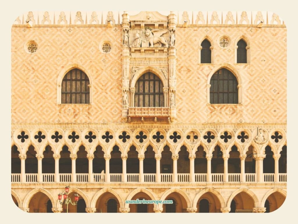 Architecture Lover's Guide: 10 Beautiful Buildings in Venice 30 A closer look at the facade of Doge's Palace, Venice, Italy