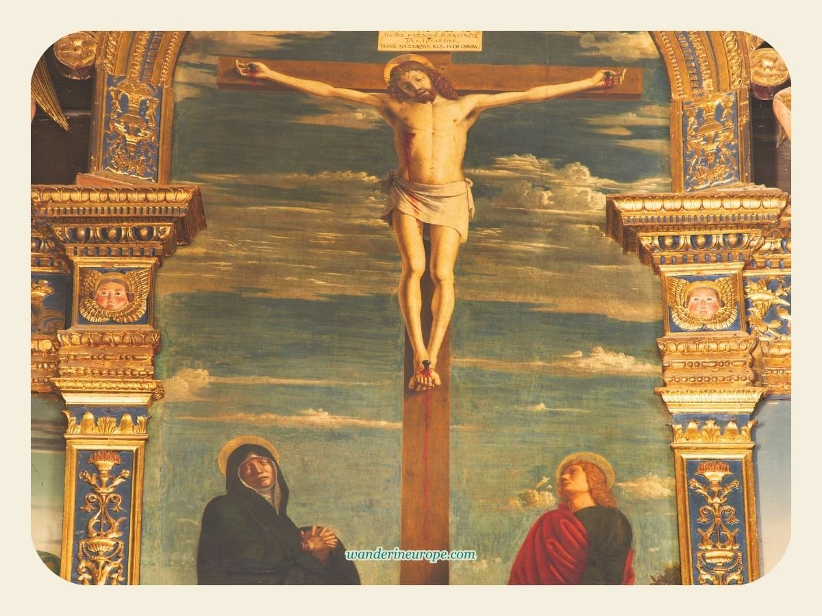 A Guide to Discovering Verona: Its Beauty, History & Romance 55 Beautiful religious artworks inside one of the must-see churches in Verona, Italy